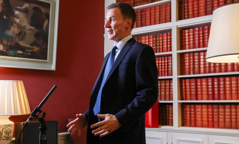 Hunt summons banks for talks on boosting industry loans